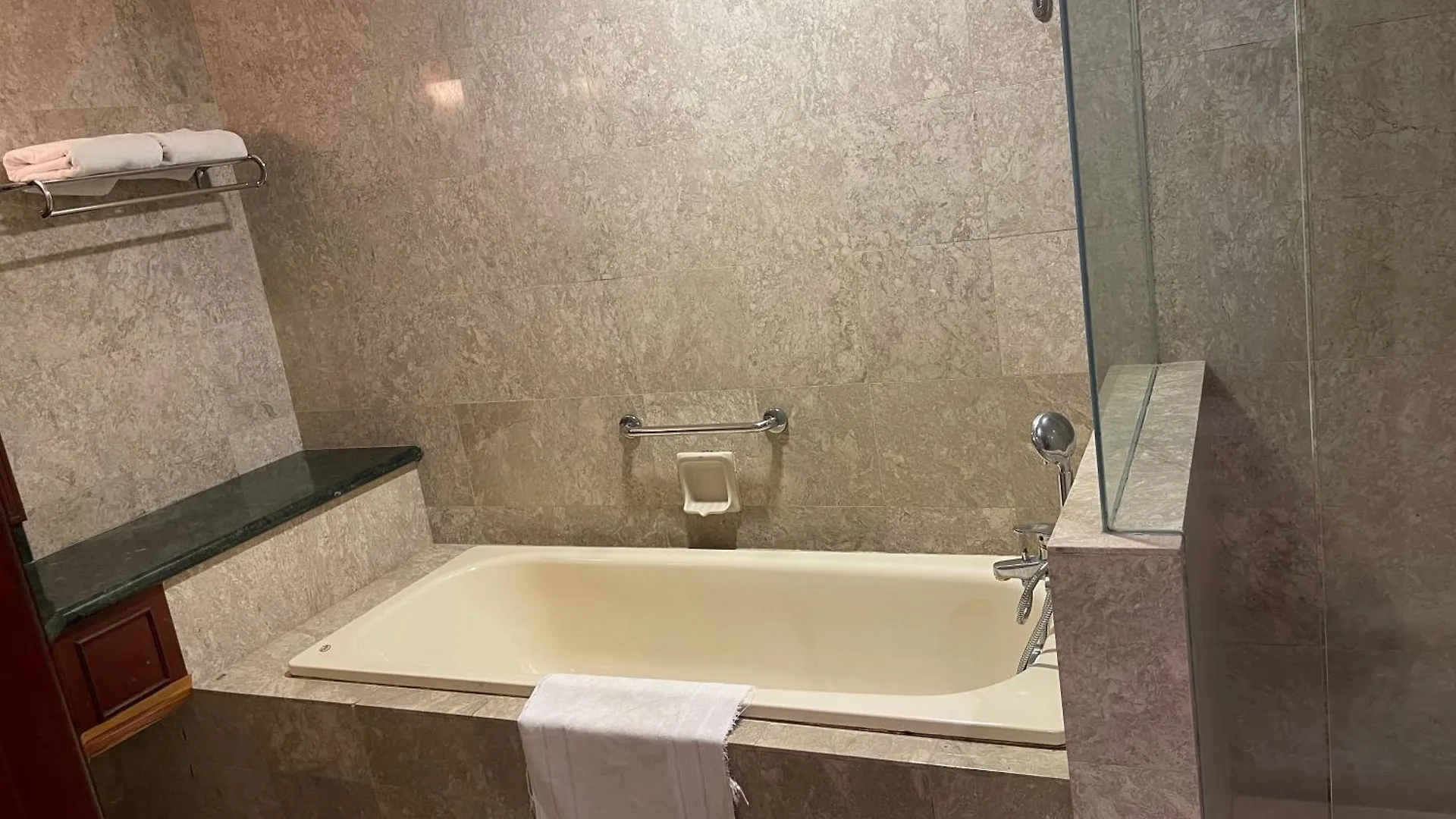 New Empire Suites At Times Square Kl Kuala Lumpur 0*,